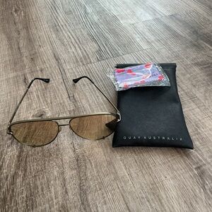 Quay Australia Sunglasses HIGH KEY Aviator Gold Frame POLARIZED Mirror Lens Case